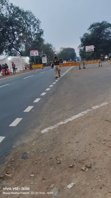 सीहोर भोपाल में नेशनल हाईवे बंद