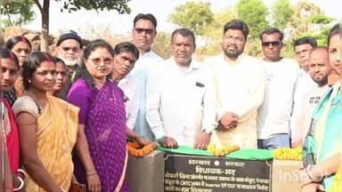 कसमार: मंजुरा में पूर्व विधायक श्रीमती बबीता देवी ने सीएमटीसी भवन में इन्वर्टर व बाथरूम निर्माण कार्य का शिलान्यास किया