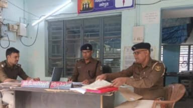 गम्हरिया: गम्हरिया थाना में लंबित मामलों की समीक्षा, जल्द निपटारे के दिए निर्देश