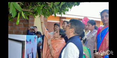 चिपळुण: सावर्डे येथील स्मृतिगंध स्मारकाला उपमुख्यमंत्री सुनेत्रा अजित पवार यांची भेट