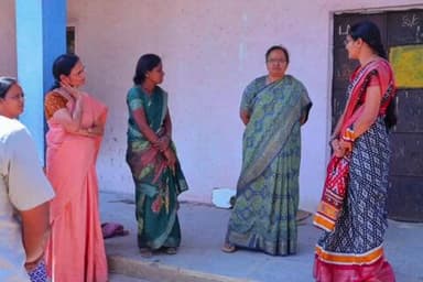 కొమురవెల్లి: కొమురవెల్లి మండలం మర్రి ముస్త్యాల జిల్లా పరిషత్ ఉన్నత పాఠశాలలో మధ్యాహ్న భోజన ప్రక్రియను పరిశీలించిన కలెక్టర్ హైమావతి