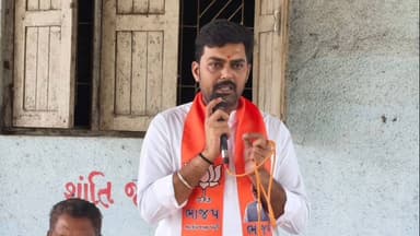 તિલકવાડા: ખાતે સંગઠનના હોદ્દેદારો અને કાર્યકર્તાઓ સાથે ભાજપ જિલ્લા પ્રમુખ નીલ રાવ બેઠક કરી.