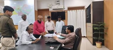 जिलाधिकारी के जनता दरबार में 111 मामले प्राप्त, त्वरित निष्पादन करने का निर्देश
द्वितीय अपील के 28 मामलों की हुई ...