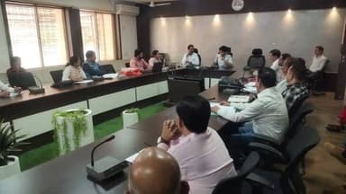 #बालाघाट
वन अधिकार पट्टा दावों के निराकरण के लिए जिला स्तरीय समिति की हुई बैठक
वन अधिकार अधिनियम के तहत दावों की समीक्ष...