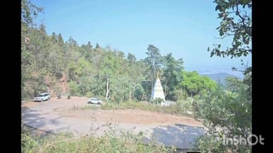 मैनपाट: चोरकीपानी शिव मंदिर पहुंचे विधायक रामकुमार टोप्पो, मंदिर समिति के सदस्यों के साथ रूपरेखा पर की चर्चा