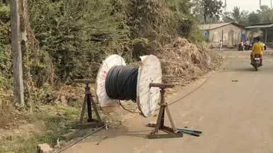 મહુવા: બામણિયા સબ ડિવિઝન દ્વારા કેબલ નાખવાનું કામ યુધ્ધ ના ધોરણે,પુના ગામે નાખવામાં આવ્યા કેબલો.