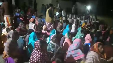 পাড়া: পাড়া ব্লকের ভালখুরিয়া গ্রামে বড় পর্দায় সিনেমা দেখিয়ে জনসংযোগ তৃণমূলের