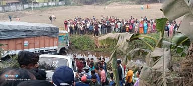 ফের বেপরোয়া সিমেন্ট লরির ধাক্কায় উড়ে গেল প্রাইভেট কার ! প্রাণ হারালেন দুজন ! এবার খাকুড়দায় দুর্ঘটনা ! #RoadAccident...