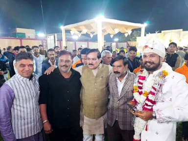 पचोर: राज्य मंत्री गौतम टेटवाल पहुंचे पचोर, भाजपा जिला मंत्री मनोहर सिंह के विवाह कार्यक्रम में लोगों से की मुलाकात
