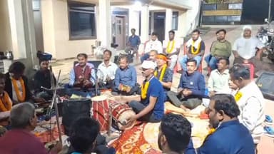 सिमडेगा: सिमडेगा शहर के तिर्की गार्डन में होली मिलन समारोह का आयोजन, युवा आयोग के सदस्य शामिल हुए