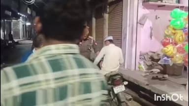 जलेसर: थाना जलेसर पुलिस ने त्योहारों से पहले कस्बा के मुख्य चौराहा एवं बाजार में पैदल गश्त की, सुरक्षा व्यवस्था का लिया जायजा