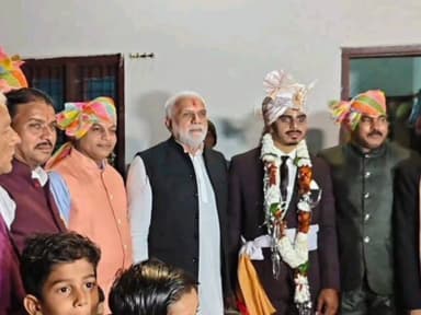 नरसिंहगढ़: विधायक मोहन शर्मा नरसिंहगढ़ क्षेत्र के शादी कार्यक्रमों में हुए शामिल, लोगों से की मुलाकात