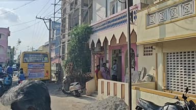 உளுந்தூர்பேட்டை: உளுந்தூர்பேட்டை அருகே தலைமை காவலரின் வீட்டின் பூட்டை உடைத்து பணம் நகை கொள்ளை