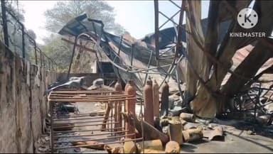 পশ্চিম যোৰহাট: নেইষ্টত সংঘটিত ভয়ংকৰ অগ্নিকাণ্ডত কেইবাকোটি টকাৰ সামগ্ৰী ভস্মীভূত