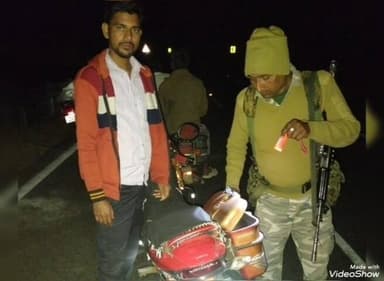 देवीपुर: देवीपुर पुलिस ने काशीडीह मोड़ पर चलाया एंटी क्राइम वाहन जांच अभियान