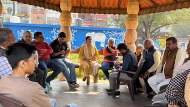 कालकाजी: कालकाजी में निगम पार्षद और सेंट्रल जोन की अध्यक्ष ने सुनी लोगों की समस्याएँ, जल्द होगा निदान