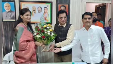 अकोला: अकोला मनपात डॉ. किरीट सोमैया यांचे महापौर खेडकर यांच्याकडून स्वागत