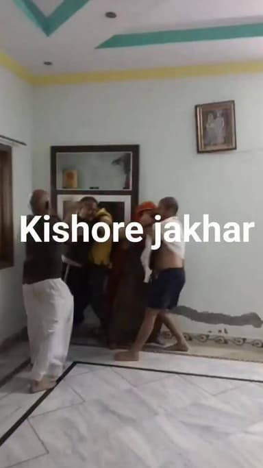 एक परिवार में खूनी जंग!! #जोधपुर के रामनगर बासनी थाना क्षेत्र में मुकेश सुथार और उनकी पत्नी पर उनके पिता किशन लाल, भाई र...