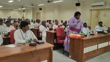 கிருஷ்ணகிரி: மாவட்ட ஆட்சியர் அலுவலகத்தில் சிறுபான்மையினர் உரிமைகள் மற்றும் உபதேசியர்கள் நல வாரிய விழிப்புணர்வு கூட்டம் ஆட்சியர் பங்கேற்பு