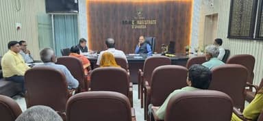 सहरसा जिलाधिकारी दीपेश कुमार ने सुनीं 70 शिकायतें, समयबद्ध कार्रवाई के दिए निर्देश....see more