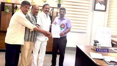 జగిత్యాల: బిసిలకు నలబై రెండు శాతం రిజర్వేషన్లు కల్పించాలని జిల్లా అదనపు కలెక్టర్ కి బీసీ నాయకులు వినతి