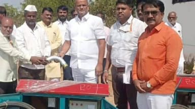 ಬಸವಕಲ್ಯಾಣ: ನಗರದಲ್ಲಿ ಗಂಗಾ ಕಲ್ಯಾಣ ಯೋಜನೆಯಡಿ ಫಲಾನುಭವಿಗಳಿಗೆ ಶಾಸಕರಿಂದ ಪಂಪ್ ಸೇಟ್ ಹಾಗೂ ಮೋಟಾರು ವಿತರಣೆ