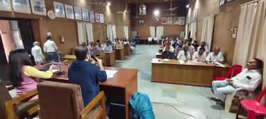 खंडवा नगर: जनगणना अभियान को लेकर निगम में हुई महत्वपूर्ण समीक्षा बैठक का आयोजन