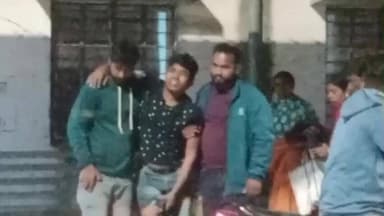 হবিবপুর: ঋষিপুর এলাকায় বাইকটোটো সংঘর্ষে আহত বাইক আরোহী