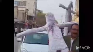 सबलगढ़: कांग्रेस कार्यकर्ताओं ने पीएम, सीएम व मंत्रियों के पुतले जलाए, केंद्र व राज्य सरकार की नीतियों के खिलाफ किया प्रदर्शन