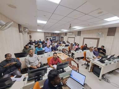 मप्र आयुक्त कोष एवं लेखा के निर्देशानुसार और कलेक्टर श्रीमती रजनी सिंह के मार्गदर्शन में शुक्रवार को ई-दक्ष केंद्र नरसिं...