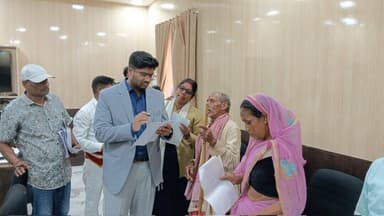 जनता के दरबार में जिलाधिकारी कार्यक्रम के तहत आज की जन सुनवाई में जिलाधिकारी निखिल धनराज निप्पाणीकर 33 लोगों की समस्याओं...