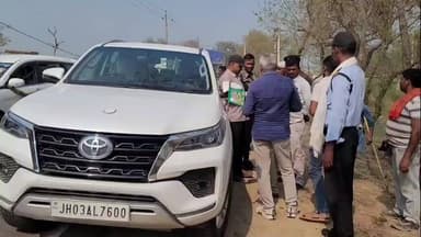 रामगढ़ चौक: झुलौना के पास उदय नारायण चौधरी की गाड़ी में टक्कर, चालक ने मांगी माफी और जुर्माना भरा