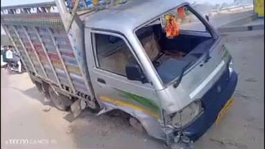 फतेहाबाद: आगरा फतेहाबाद मार्ग पर थाना बमरौली कटारा क्षेत्र में दो वाहन आमने-सामने भिड़े, दोनों हुए क्षतिग्रस्त