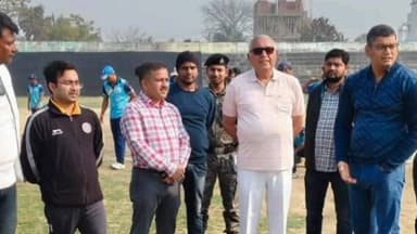 डुमरा: मिथिला जोन सीनियर क्रिकेट टूर्नामेंट का भव्य शुभारंभ, सांसद देवेश चंद्र ठाकुर ने बढ़ाया खिलाड़ियों का उत्साह