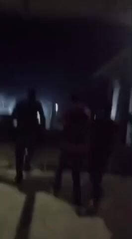 शिव: शिव थाना इलाके के मौखाब गांव में बदमाश कैंपर को पत्थरों के ऊपर से दौड़ाते हुए भागे, पुलिस कर रही थी पीछा, वीडियो वायरल