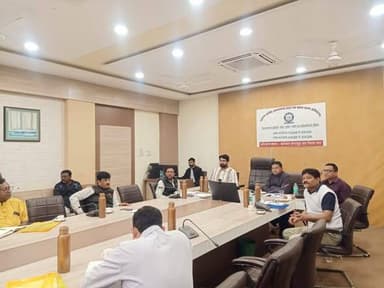 धार में जनगणना 2027 के अंतर्गत चतुर्थ दिवस नगरीय चार्ज अधिकारियों का प्रशिक्षण कलेक्टर कार्यालय में संपन्न। प्रथम चरण (1...