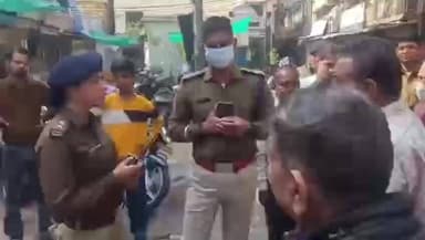 ग्वालियर गिर्द: ग्वालियर: घर में मिली 5 दिन पुरानी लाश, साथ में रह रहे थे मासूम, गलियों में सन्नाटा