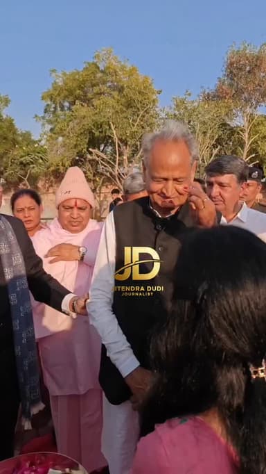 पूर्व मुख्यमंत्री अशोक गहलोत ने जितेंद्र गोदारा के मूर्ति का किया अनावरण