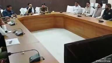 भरतपुर: जिला स्तरीय शांति समिति की बैठक सम्पन्न, जिला कलक्टर ने त्यौहारों को भाईचारे व सौहार्द के साथ मनाने की अपील की