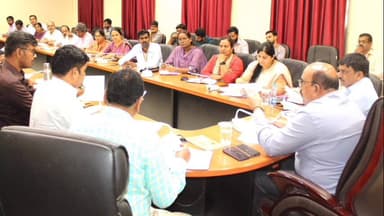 ಚಿತ್ರದುರ್ಗ: ನಗರದ ಜಿಲ್ಲಾಧಿಕಾರಿ ಕಚೇರಿಯಲ್ಲಿ 2027ರ ಜನಗಣತಿ ಸಿದ್ಧತೆಗಳ ಸಂಬಂಧ ಪೂರ್ವಭಾವಿ ಸಭೆ