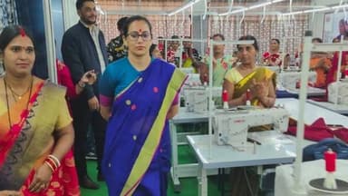 सिलाई प्रशिक्षण केंद्र में बच्चों को पोशाक वितरण, डीएम ने किया निरीक्षण
जहानाबाद:
पुराने प्रखंड सह अंचल कार्यालय परिसर स...