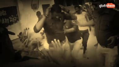 प्रदर्शन के दौरान भड़की आग… और झुलस गए ड्यूटी पर तैनात पुलिस अधिकारी!
मैहर के अलाउद्दीन तिराहे पर कांग्रेस के प्रदर्शन क...