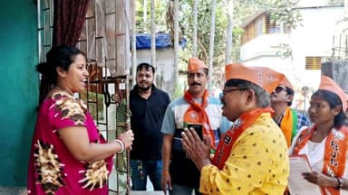 চাকদা: শুক্রবার চাকদার তাতলায় জনসংযোগ ও কর্মশালায় গিয়ে তৃণমূলের বাধার মুখে বিধায়ক বঙ্কিম ঘোষ