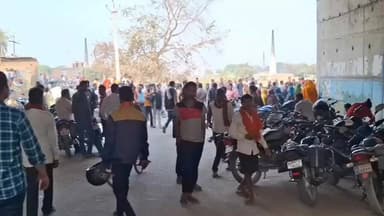 चन्दौली मुगलसराय रिंग रोड पर रफ्तार का कहर, स्कॉर्पियो की चपेट में आए छात्र-छात्रा, स्कूटी सवार छात्र की मौके पर मौत छात...