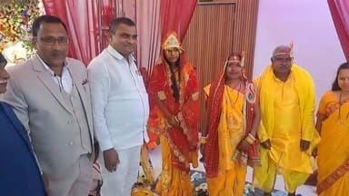 हमारे भगिनी के शादी में शेखपुरा विधानसभा के माननीय विधायक रणधीर कुमार सोनी पहुंचे और आशीर्वाद दिए।