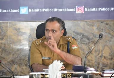🚨 नैनीताल पुलिस का ‘ऑपरेशन क्रैकडाउन’ तेज, 251 लोगों का सत्यापन, 63 पर कार्रवाई
नैनीताल | I7 न्यूज़
राज्य में बढ़ती आपर...