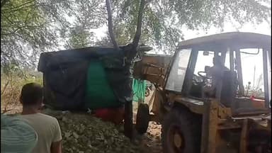 मनासा नेहरू कॉलोनी में अतिक्रमण हटाने के बाद हंगामा, रहवासियों ने की शिकायत
नीमच जिले के मनासा स्थित नेहरू कॉलोनी के पी...