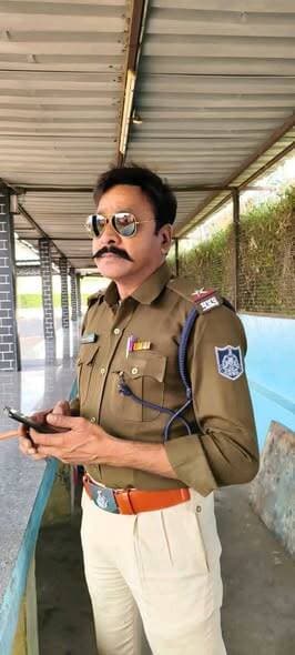 रिश्वत लेते वाहन चालक के साथ पकड़े गए चौकी प्रभारी
महानिदेशक लोकायुक्त योगेश देशमुख के भ्रष्टाचार के विरुद्ध सख्त कार्यव...