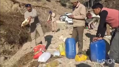 टिहरी: थाना थत्यूड पुलिस ने अवैध कच्ची शराब के खिलाफ की बड़ी कार्रवाई, 12 माल मुकदमाती का किया विनष्ट्रीकरण