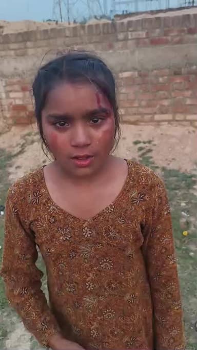 abkari team Vikas datiya bacchi ke sath maarpeet ki indergardh Kati abkari team hi madam ne bhi maarpeet ki#@